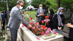 Şehit Nazif Topsakal mezarı başında anıldı