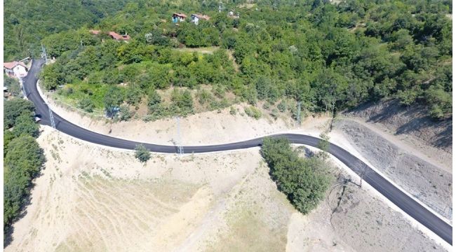 Demirciler-Salmanlar grup yolunda sıcak asfalt çalışmaları tamamlandı
