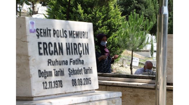 Karabük'te mezarlıklarda sosyal mesafe kuralına uygun dua