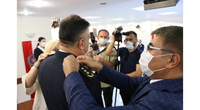 Karabük'te polislere rütbe takıldı