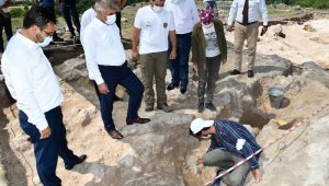 Vali Gürel antik kentteki kazı çalışmalarını inceledi