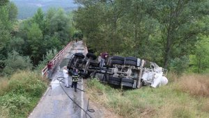 Çaya düşmekten son anda kurtulan beton mikserinde yangın çıktı