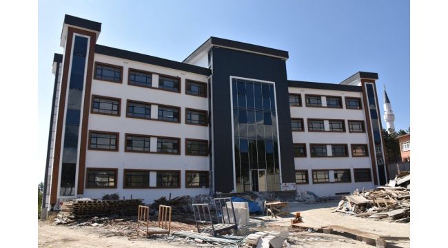 Özel İdare Genel Sekteri Uzun'dan okul incelemesi
