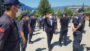 Vali Gürel, asker ve polisle bayramlaştı