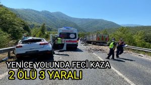Yenice yolunda feci kaza : 2 ölü 3 yaralı