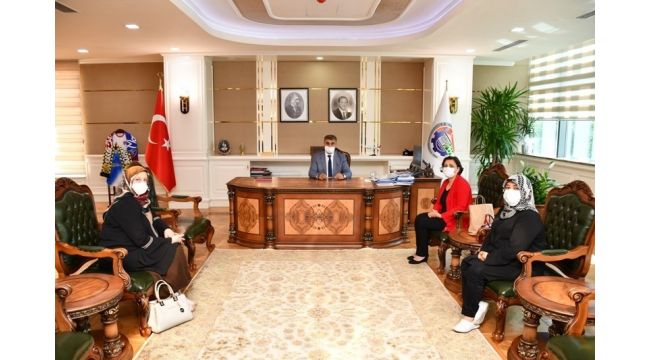 Karabük El Emeği Kadın Kooperatifinden Vali Gürel'e ziyaret