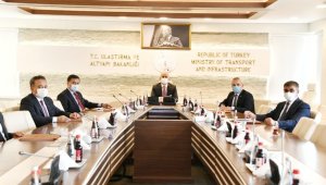 Karabük heyeti Bakan Karaismailoğlu ile bir araya geldi