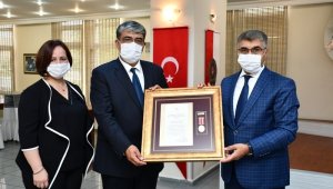 Terör saldırısında gazi olan Albay Demiral'a övünç madalyası takdim edildi