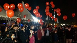 Cumhuriyet'in 97. yılına özel 97 adet balon gökyüzü ile buluştu