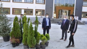 Gümüş, Kanuni Ortaokulu'nun inşaatında incelemelerde bulundu