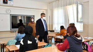 Vali Gürel'den okul ziyareti