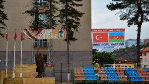 Yenice Belediyesi'nden Azerbaycan'a dev pankartlı destek