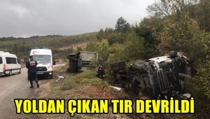 Yoldan çıkan tr devrildi: 1 yaralı