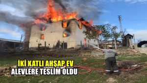 İki katlı ahşap ev alevlere teslim oldu