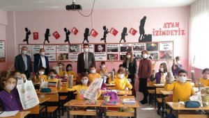 Öğrencilere lavanta fidanı dağıtıldı