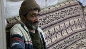 İhtiyaçlarını karşılayamayan Mustafa amca huzurevine yerleşmek istiyor