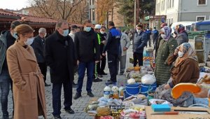 Kaymakam Türköz ve Başkan Köse'den pazar yerinde Covid-19 denetimi