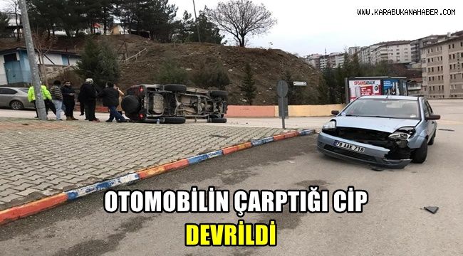 Otomobilin çarptığı cip devrildi