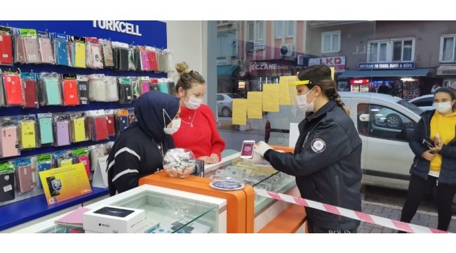 Polis ekipleri ilçede KADES uygulamasını tanıttı