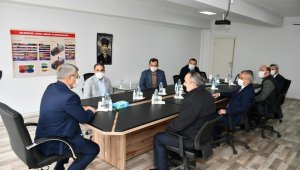 Vali Gürel'den esnaf ziyareti