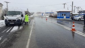 Jandarmadan kış lastiği uygulaması