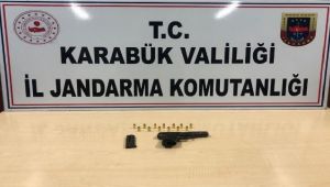 Üzerinde silah bulunan yaşlı adam gözaltına alındı