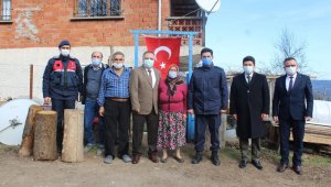 Kaymakam Türköz şehit ailelerini yalnız bırakmıyor