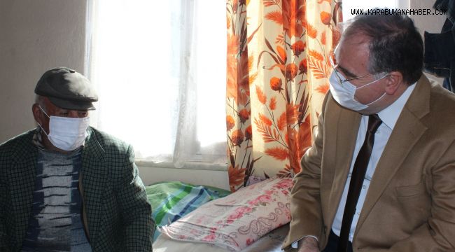 Kaymakam Türköz yaşlı çiftin evine misafir oldu