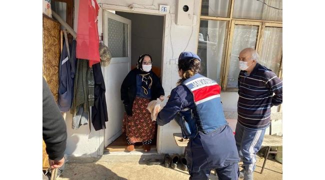 Yaşlıların ihtiyaçlarını jandarma karşılıyor
