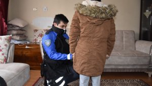 İl Emniyet Müdürlüğü ekipleri çocukları sevindirdi