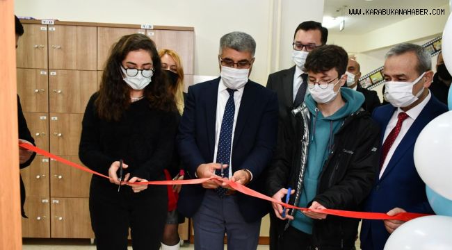 Vali Gürel Okul Ziyaretinde Tasarım ve Beceri Atölyesinin Açılışını Yaptı