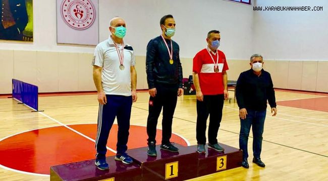 Karabük'te düzenlenen masa tenisi turnuvası sonuçlandı