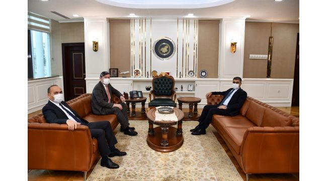 Kazakistan Büyükelçisi Saparbekuly, Vali Gürel ile görüştü