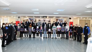 Mantar Yetiştiriciliği Kursu'nu tamamlayan kursiyerlere sertifikaları verildi