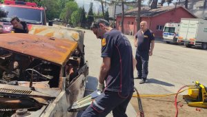 İtfaiyecilere araçta yaralı kurtarma tatbikatı