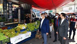 Vali ilçe pazarlarını denetledi