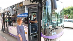 Başkan Köse halk otobüslerinde vatandaşlarla konuştu