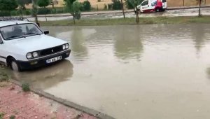 Ovacık'ta sağanak yağış etkili oldu