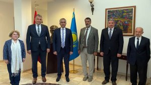Rektör Polat Kazakistan'da resmi temaslarda bulundu