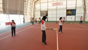 TDP'den yeni proje ile gençlere tenis eğitimi verildi