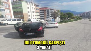 İki otomobil çarpıştı: 3 yaralı