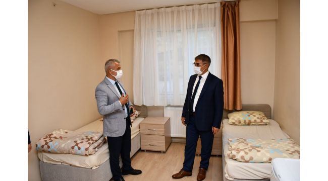 Vali Gürel, öğrenci yurdunda incelemelerde bulundu