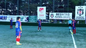 Futbol turnuvasına katılmak için aşılarını yaptırdılar