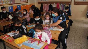 Jandarma ve emniyet öğrencileri bilgilendirdi