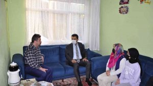 Milli Eğitim Müdürü velileri ziyaret etti