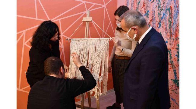 Otizmli öğrenciler için 'Dekoratif Ahşap Süsleme Kursu' veriliyor