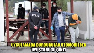 Uygulamada durdurulan otomobilde uyuşturucu çıktı