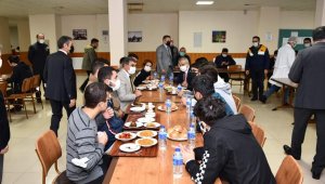 Vali Gürel KYK Yurdunda öğrencilerle bir araya geldi