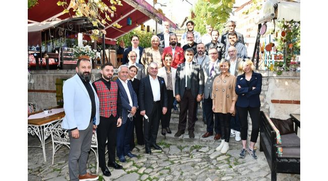 Vali Gürel, tarihi konak işletmecileri ile görüştü