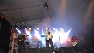 Zümrüt Yenice Kültür ve Sanat Festivali Zakkum konseri ile sona erdi